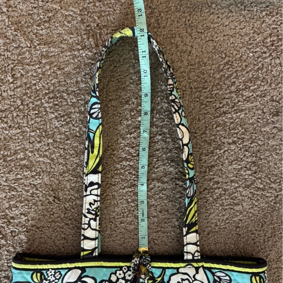 Vera Bradley large shoulder bag/ tote. Great for weekend or beach. - Picture 7 of 7